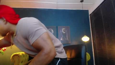 adam_fit19cm online show from 04-26-26, 01:36