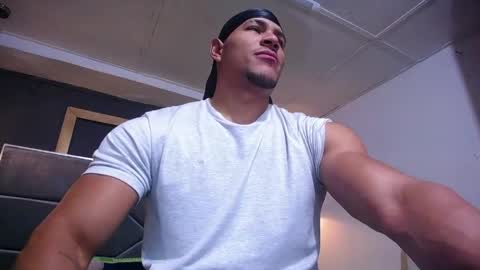 adam_fit19cm online show from 06-06-26, 02:33