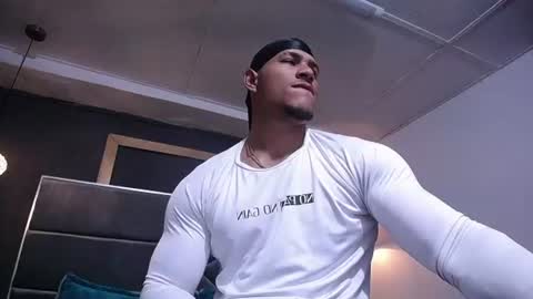 adam_fit19cm online show from 07-03-26, 01:50