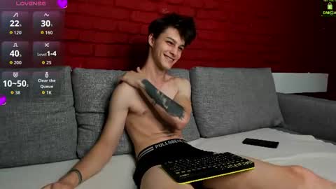 Snapshot of adam_porrter chatting on 08-08-26, 04:20 Adam online show from 08-08-26, 04:20