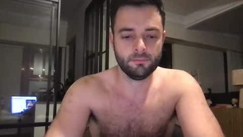 Snapshot of adamagreen99 chatting on 01-19-25, 06:20 Alberto online show from 01-19-25, 06:20