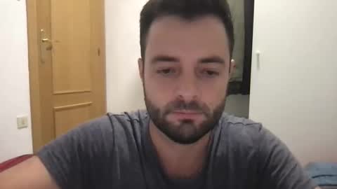 Snapshot of adamagreen99 chatting on 11-06-25, 06:53 Alberto online show from 11-06-25, 06:53