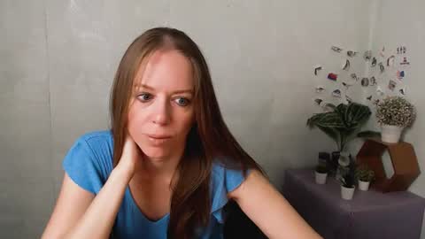 adamais_ online show from 06-18-26, 02:34