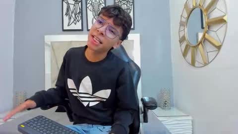 Adams Bobby online show from 12-21-25, 11:28