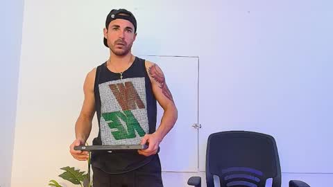 Im Adams Sanz online show from 04-03-26, 07:12