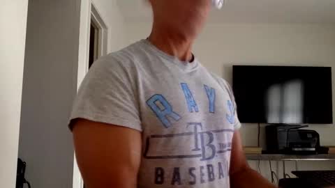 Snapshot of adamsix9 chatting on 06-01-26, 05:25 Adam online show from 06-01-26, 05:25