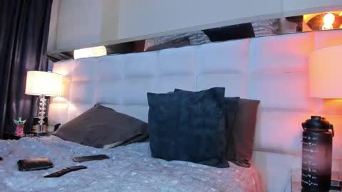 Snapshot of adamtatts chatting on 10-08-25, 05:38 Adam online show from 10-08-25, 05:38