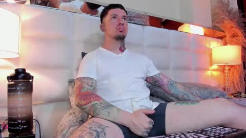 Snapshot of adamtatts chatting on 11-10-25, 02:10 Adam online show from 11-10-25, 02:10