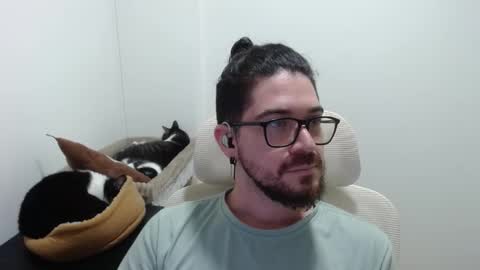 Snapshot of adamussutekh chatting on 01-14-26, 10:21 Adam online show from 01-14-26, 10:21