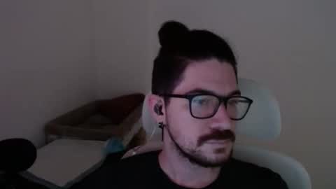Snapshot of adamussutekh chatting on 04-02-26, 01:31 Adam online show from 04-02-26, 01:31