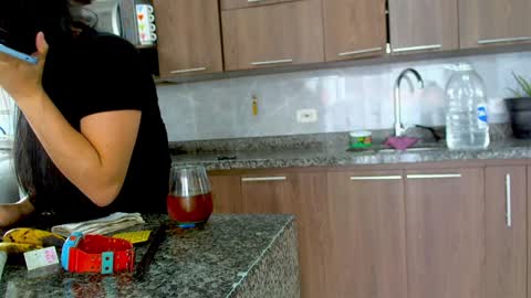 Snapshot of adan_eva960 chatting on 01-28-25, 06:39 eva online show from 01-28-25, 06:39