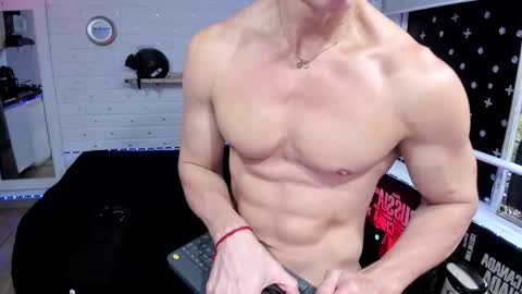 Snapshot of adanxanders chatting on 10-22-25, 09:25 Adan online show from 10-22-25, 09:25