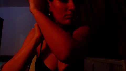 Snapshot of addicted2uts chatting on 01-27-25, 09:22 amy online show from 01-27-25, 09:22