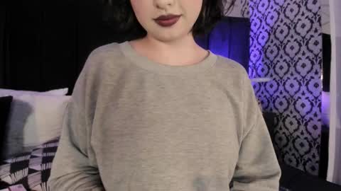 Snapshot of adeelinee chatting on 12-19-25, 07:43 Ade online show from 12-19-25, 07:43