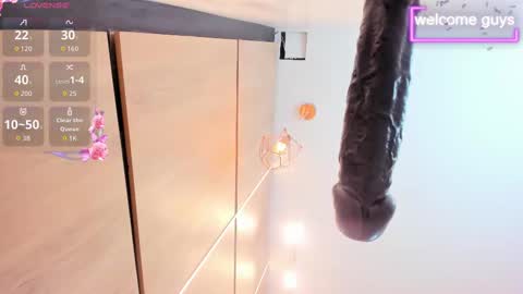 adela chase online show from 11-11-25, 02:00