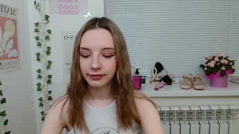 Snapshot of adele0_0 chatting on 02-11-25, 02:13 Adele online show from 02-11-25, 02:13