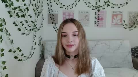 Snapshot of adele0_0 chatting on 02-28-25, 01:58 Adele online show from 02-28-25, 01:58