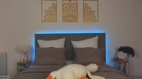 Adele online show from 11-08-25, 10:08