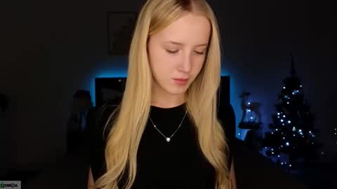 Snapshot of adele_armas chatting on 12-21-25, 07:54 Adele online show from 12-21-25, 07:54