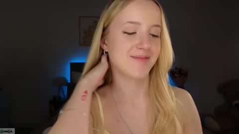 Snapshot of adele_armas chatting on 02-23-26, 09:01 Adele online show from 02-23-26, 09:01