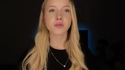 Adele online show from 04-02-26, 08:06