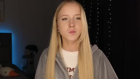 Adele online show from 04-11-26, 08:46