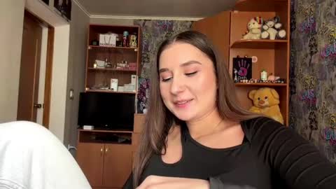 Poly online show from 04-24-26, 11:01