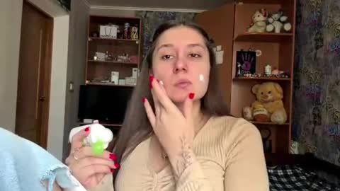 Poly online show from 04-25-26, 08:17