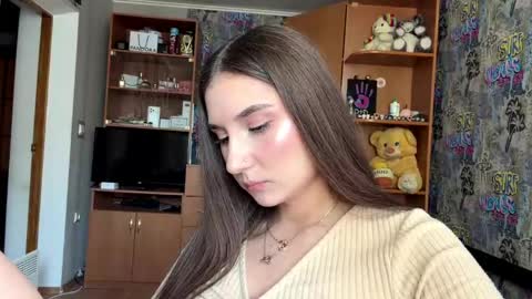 Poly online show from 04-25-26, 01:41