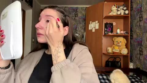 Poly online show from 04-27-26, 11:41