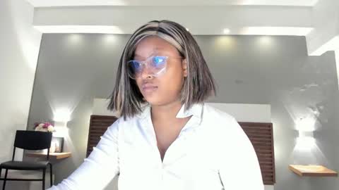 Adele  online show from 11-27-25, 12:07