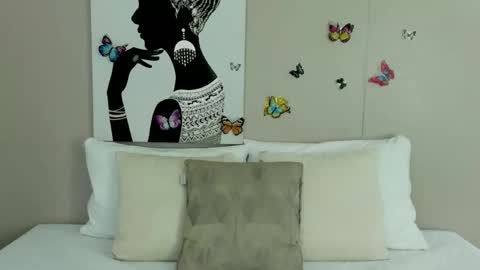 Adele Smithh online show from 11-22-25, 11:42