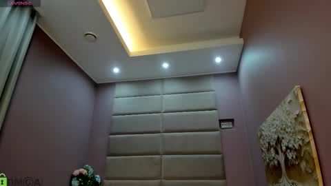 Adeline Perle online show from 10-17-25, 01:20