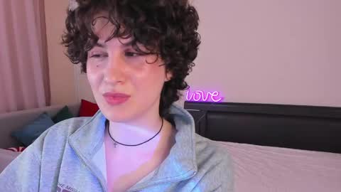 Adeline Perle online show from 04-26-26, 02:42