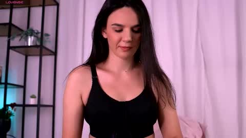 Adelle online show from 12-19-25, 07:04