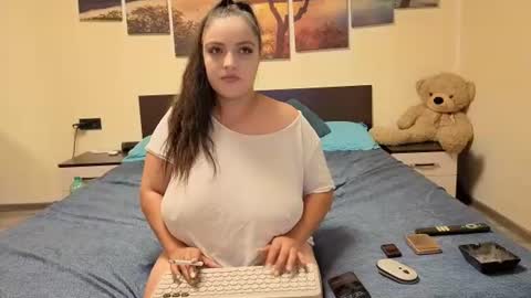 Adellineee online show from 06-28-26, 08:37