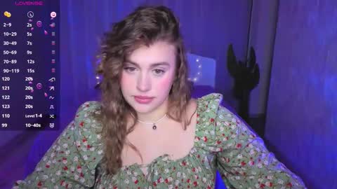 Snapshot of adelynnn chatting on 10-03-25, 08:28 Ada online show from 10-03-25, 08:28