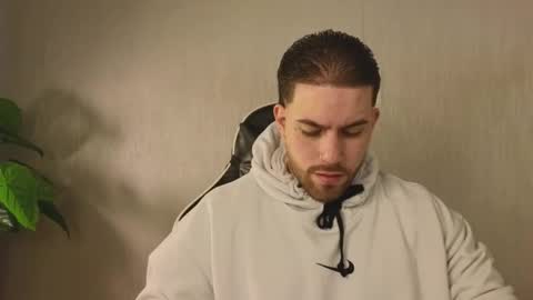 Snapshot of ades_lowe chatting on 11-08-25, 12:05 Ades online show from 11-08-25, 12:05