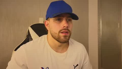 Snapshot of ades_lowe chatting on 11-14-25, 12:59 Ades online show from 11-14-25, 12:59