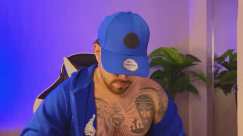 Snapshot of ades_lowe chatting on 12-05-25, 11:41 Ades online show from 12-05-25, 11:41