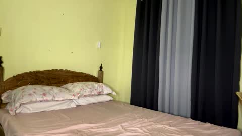 Snapshot of adgodz chatting on 01-10-26, 03:58 Cassie online show from 01-10-26, 03:58