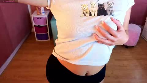 Snapshot of adharawo chatting on 12-04-25, 02:04 Adhara online show from 12-04-25, 02:04