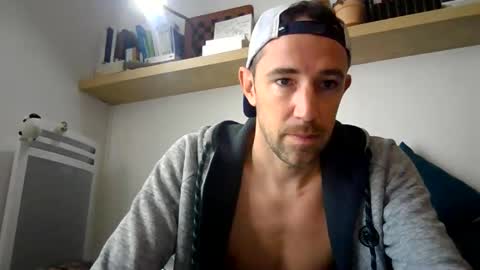 adibou13 online show from 02-25-26, 09:08