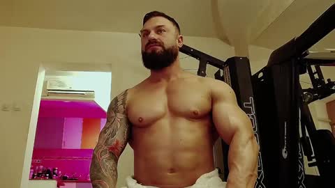 Adonis online show from 02-08-25, 10:40