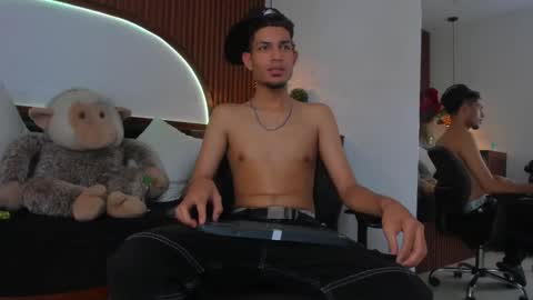 Snapshot of adonis_wb chatting on 12-14-25, 05:51 adonis_wb online show from 12-14-25, 05:51