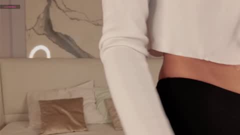 adoracortes online show from 11-17-25, 05:02