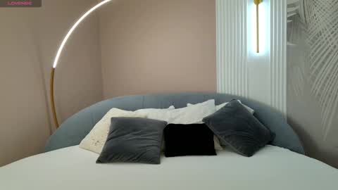 adoracortes online show from 03-18-26, 05:10