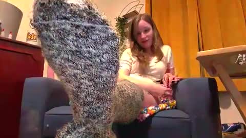 Snapshot of adorequeenbunny chatting on 12-19-24, 09:28 Queen Bunny online show from 12-19-24, 09:28