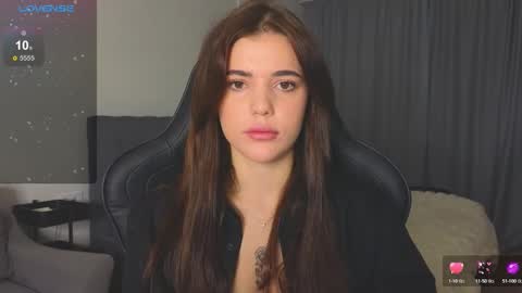 Snapshot of adri_dream chatting on 10-12-25, 02:43 Adriana online show from 10-12-25, 02:43