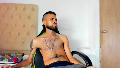 Snapshot of adri_sexboy229 chatting on 09-11-25, 02:33 adri_sexboy229 online show from 09-11-25, 02:33